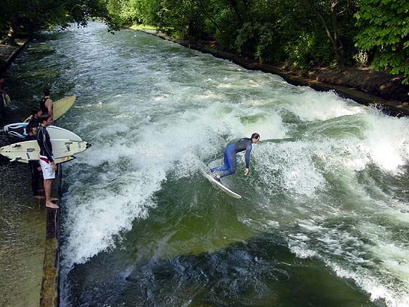 Surfing_English Garden