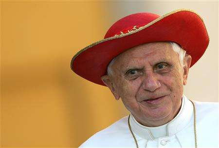 pope_benedict_saturno_hat.jpg