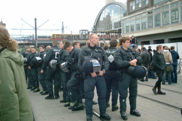 GH riotcops